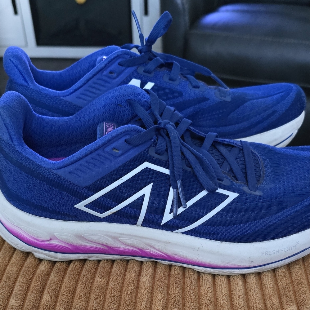 New Balance Women's Athletic Shoes in Blue and Pink Ladies